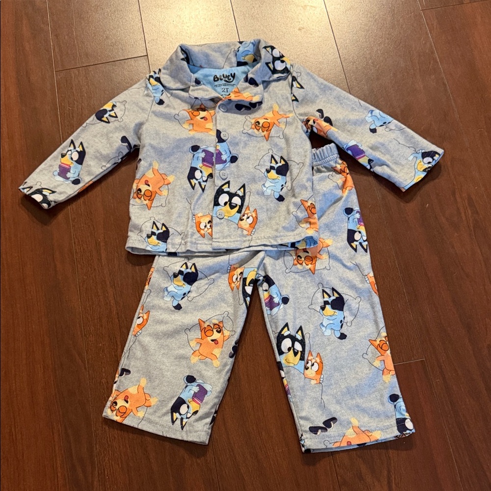 2T BLUEY PAJAMAS